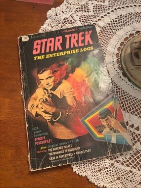 Golden Press Vol 3 RARE LG Comic book STAR TREK Enterprise Logs 1977 Vintage